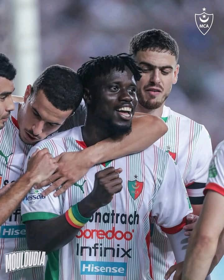 Immagine-WhatsApp-2025-06-13-ore-19.34.27_725d5535 Sport / Algérie – Mohamed Saliou Bangoura (Aloba) brille avec le MC Alger et se rapproche du titre