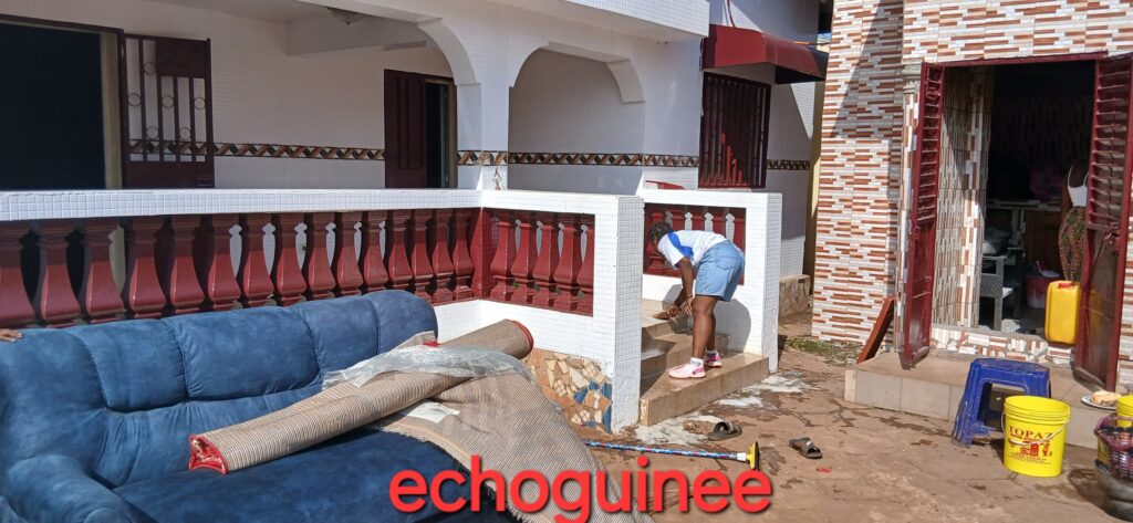 Immagine-WhatsApp-2025-06-25-ore-02.21.19_2c69a7c4-1024x473 Hajj 2025 : les pèlerins guinéens continuent de rallier Conakry