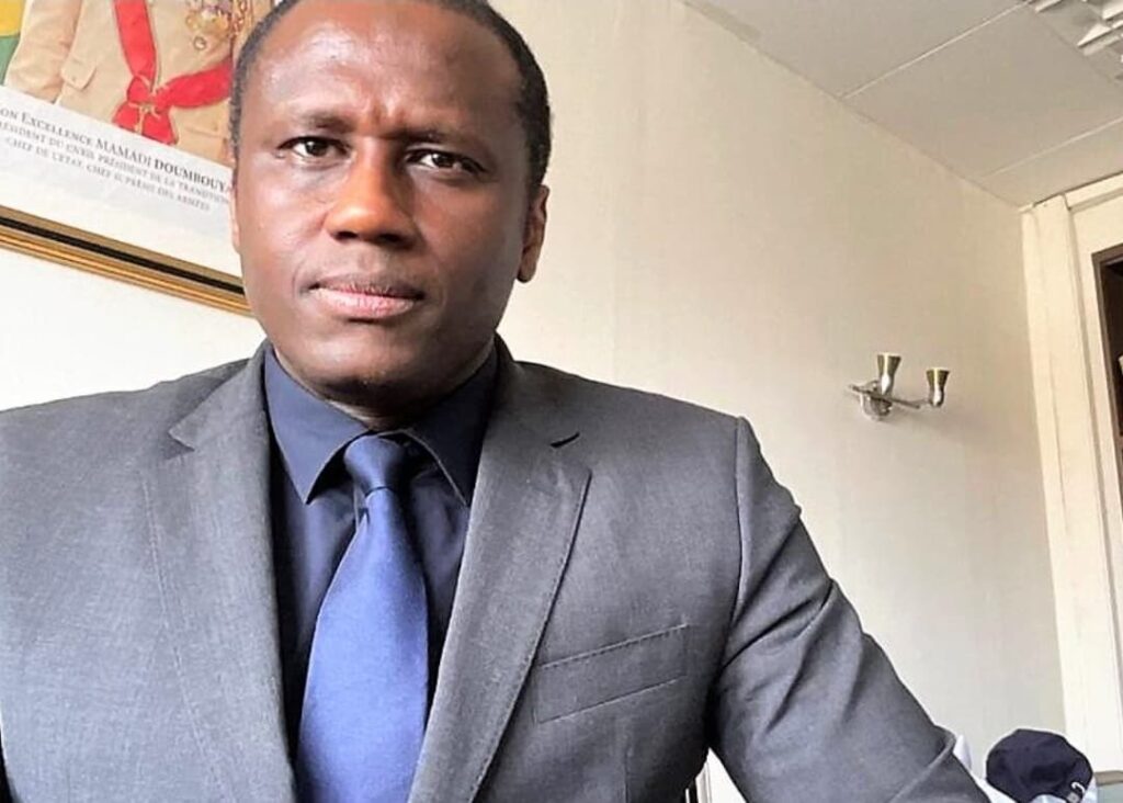 Immagine-WhatsApp-2025-07-02-ore-22.35.14_b6a05a36-1024x732 Manque du franc guinéen dans les banques : le gouverneur de la BCRG donne une précision plus claire et importante